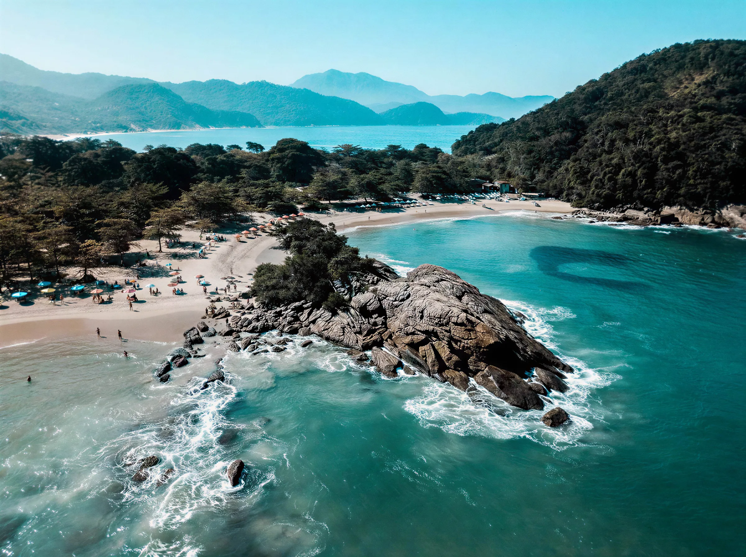 Vista aérea das praias de Trindade, Parati/RJ